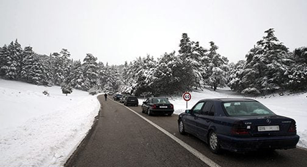 المغرب : وزارة التجهيز تهيب بمستعملي الطرق والطرق السيارة توخي الحذر بسبب الرياح القوية والتساقطات المطرية والثلجية بعدد من المناطق