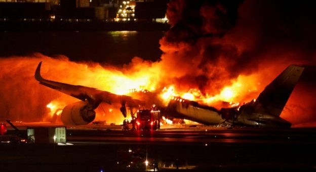 اليابان- اصطدام طائرتين بمطار هانيدا في طوكيو يخلف 5 قتلى على الأقل