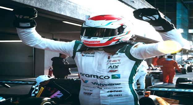 المغربي سليمان الزنفري يتألق في سباق الفورمولا 4 بالكويت