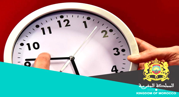 Par Chaîne AlArabTV-avec MAP A l’occasion du mois sacré de Ramadan, le Maroc repassera à l’heure légale (GMT) le dimanche 10 mars à 03H00, en retardant l’heure de 60 minutes, indique un communiqué du ministère de la Transition numérique et de la Réforme de l’administration. Ce changement intervient conformément aux dispositions du décret 2.18.855 du 26 octobre 2018 relatif à l’heure légale. Le retour à l’heure GMT+1, en avançant 60 minutes, sera opéré après la fin du mois béni de Ramadan, le dimanche 14 avril 2024 à 02H00, selon le communiqué.