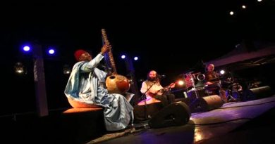 المغرب : فرقة “القسطنطينية” الكندية تلهب حماس جمهور مهرجان فاس للموسيقى العالمية العريقة بمعزوفات مفعمة بمشاعر الحب والروحانية