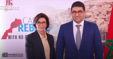 La ministre française de la Culture visite le pavillon marocain au Festival de Cannes