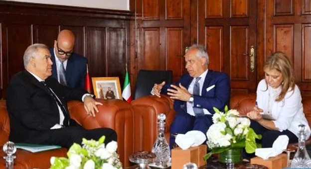 وزير الداخلية المغربي عبد الوافي لفتيت يتباحث بالرباط مع نظيره الإيطالي