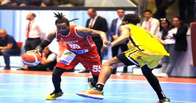 النصف نهائي الاول للبلاي اوف للقسم الممتاز لكرة السلة : اتحاد طنجة يواجه جمعية سلا .والمغرب الفاسي يلاقي الفتح