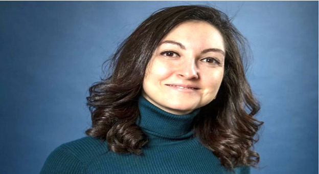 باريس.. الكاتبة المغربية زينب مكوار تتوج بـ “جائزة أفضل رواية للقراء والمكاتب” 2024