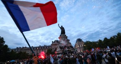 فرنسا : تحالف اليسار يفوز في الانتخابات التشريعية ويؤكد استعداده للحكم